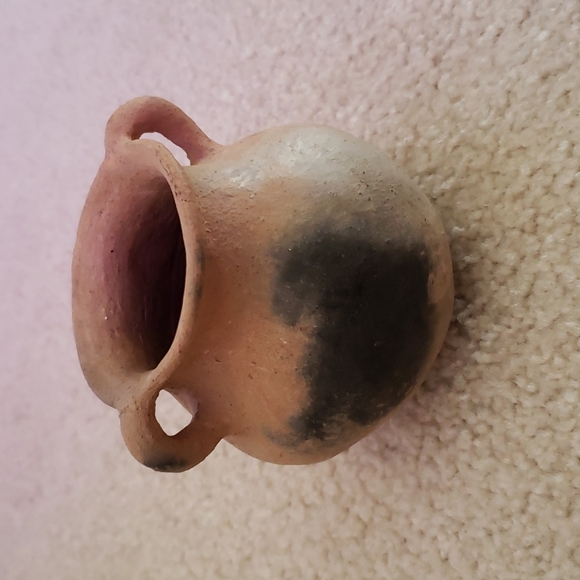 Little Terracotta Pot with Handles - Picture 8 of 10